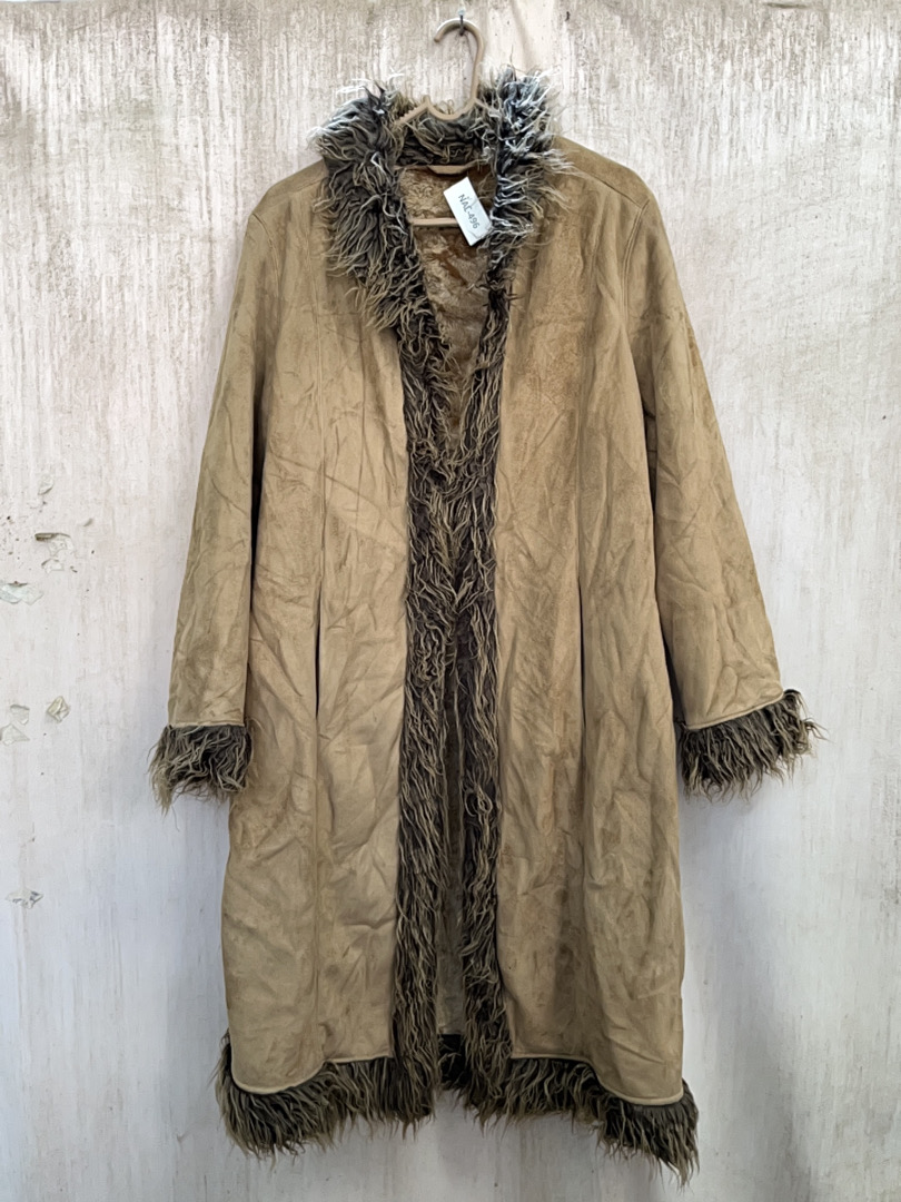 Casaco de Camurça com Acabamento em Pêlo Marc Jaco..