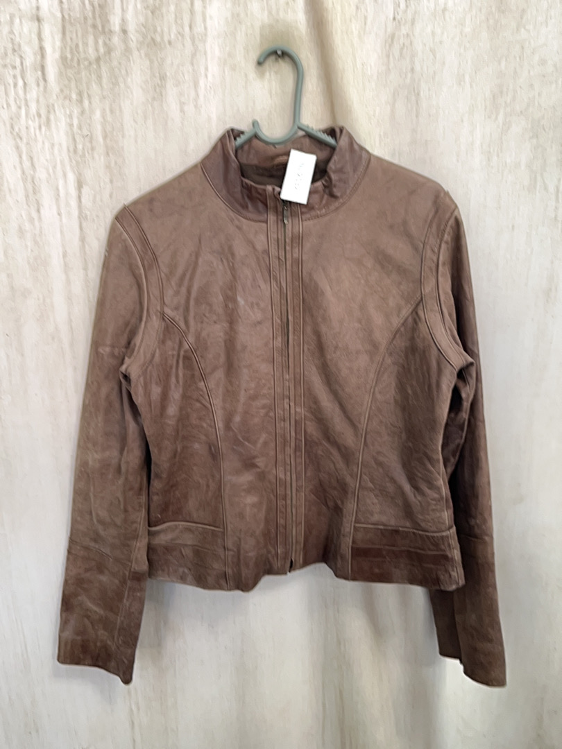 Giacca in camoscio marrone con zip senza marca