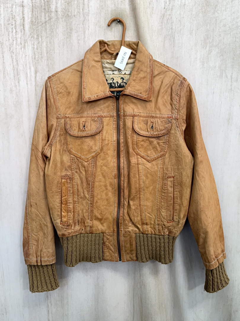 Jaqueta de Couro Marrom com Acabamento de Malha