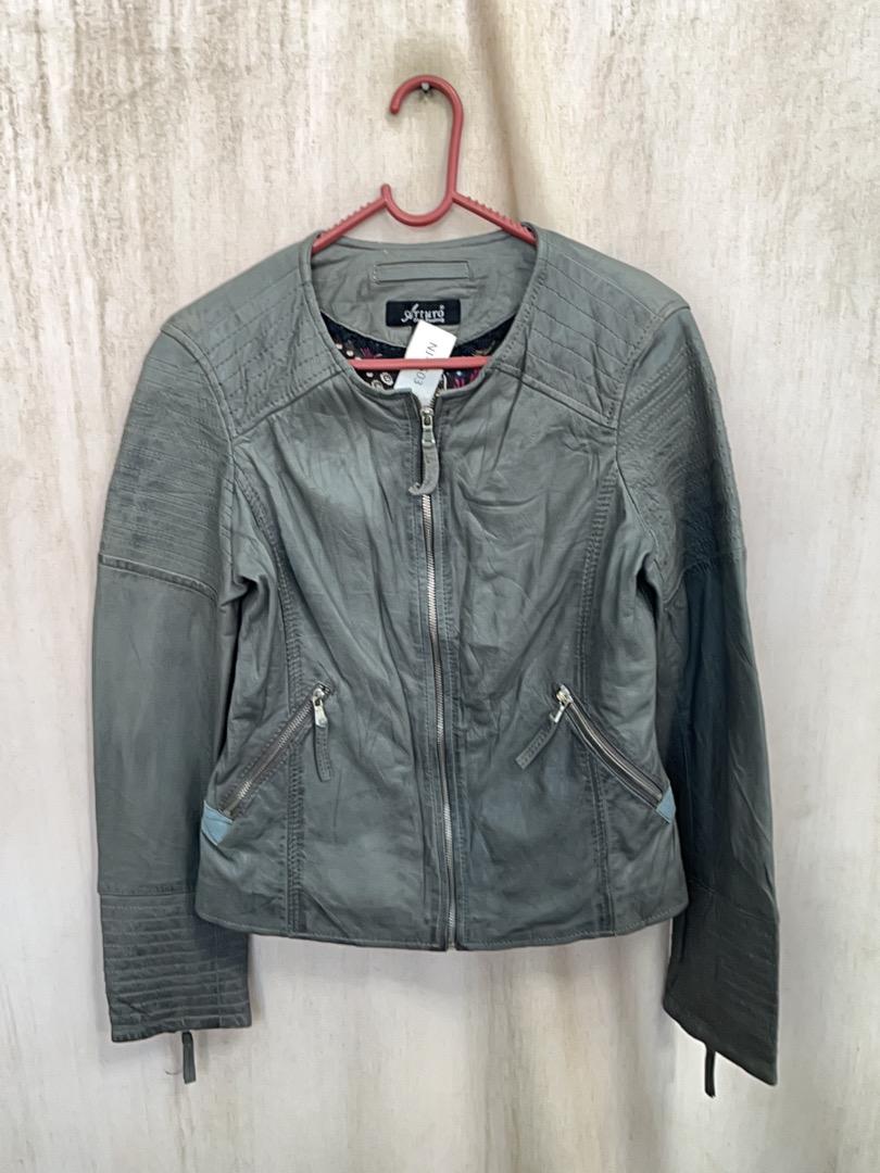 Veste en cuir gris Zara