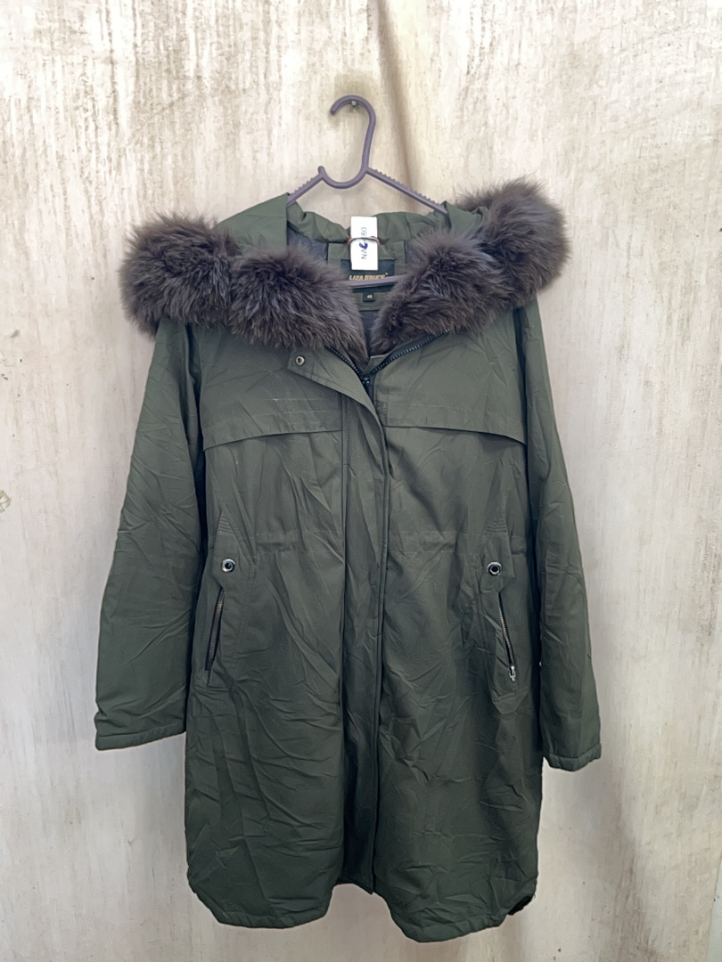 Jaqueta Parka Liza Brown com Capuz de Pele