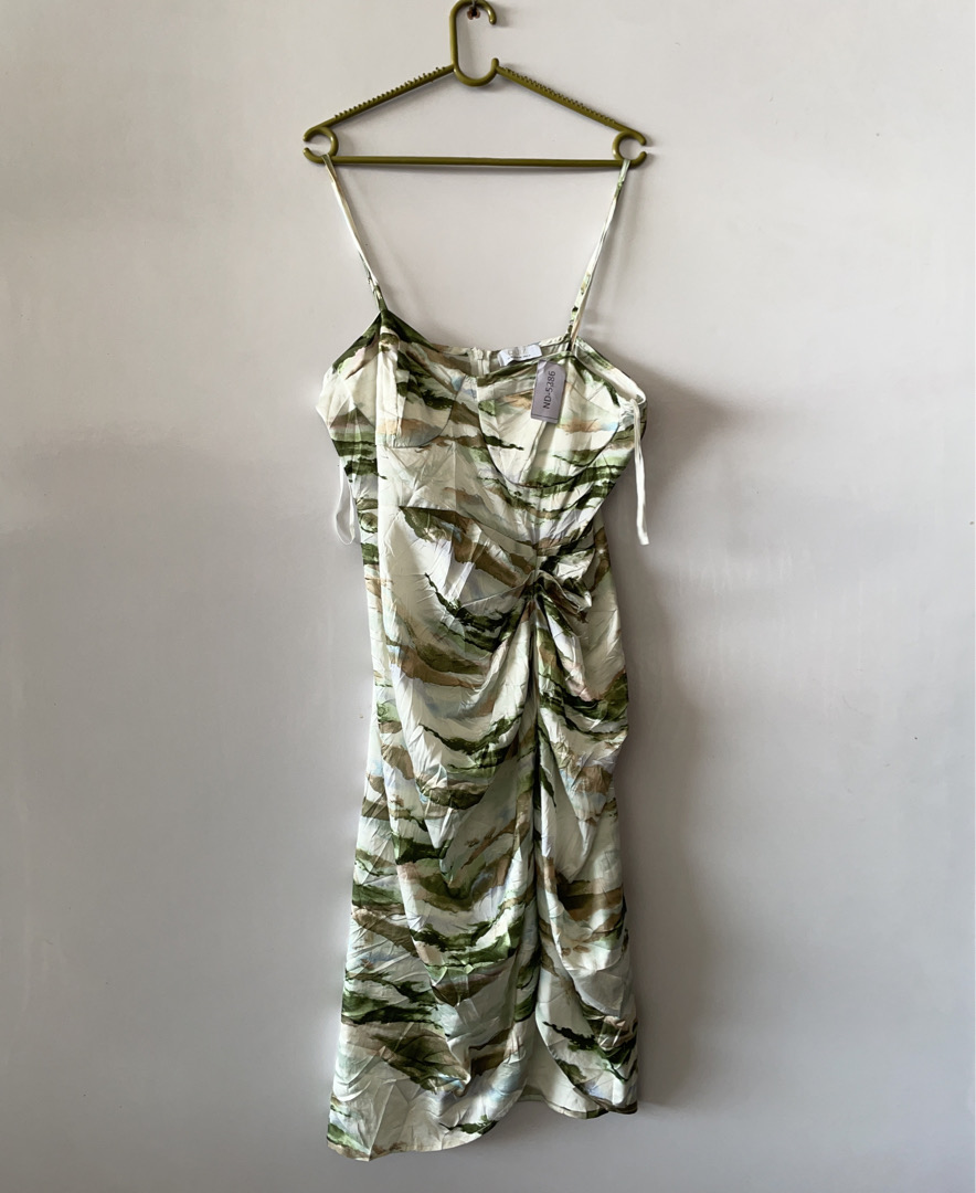 Grüne und weiße Spaghetti-Top