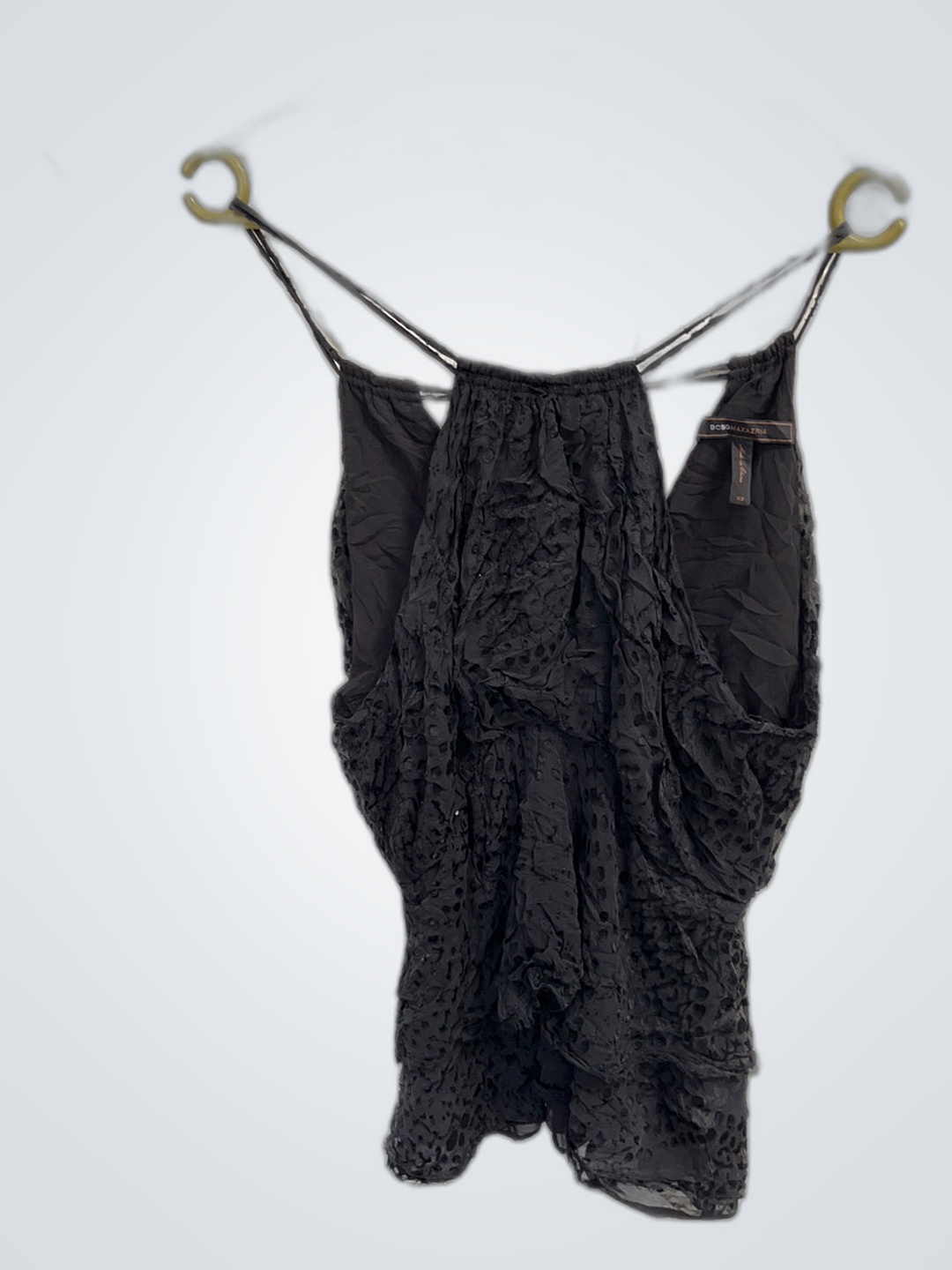 Robe noire à volants