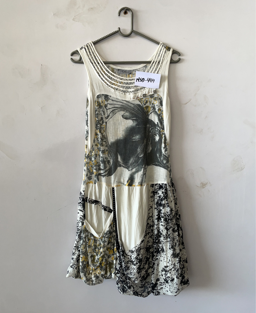  Kleid mit Pferdemotiv