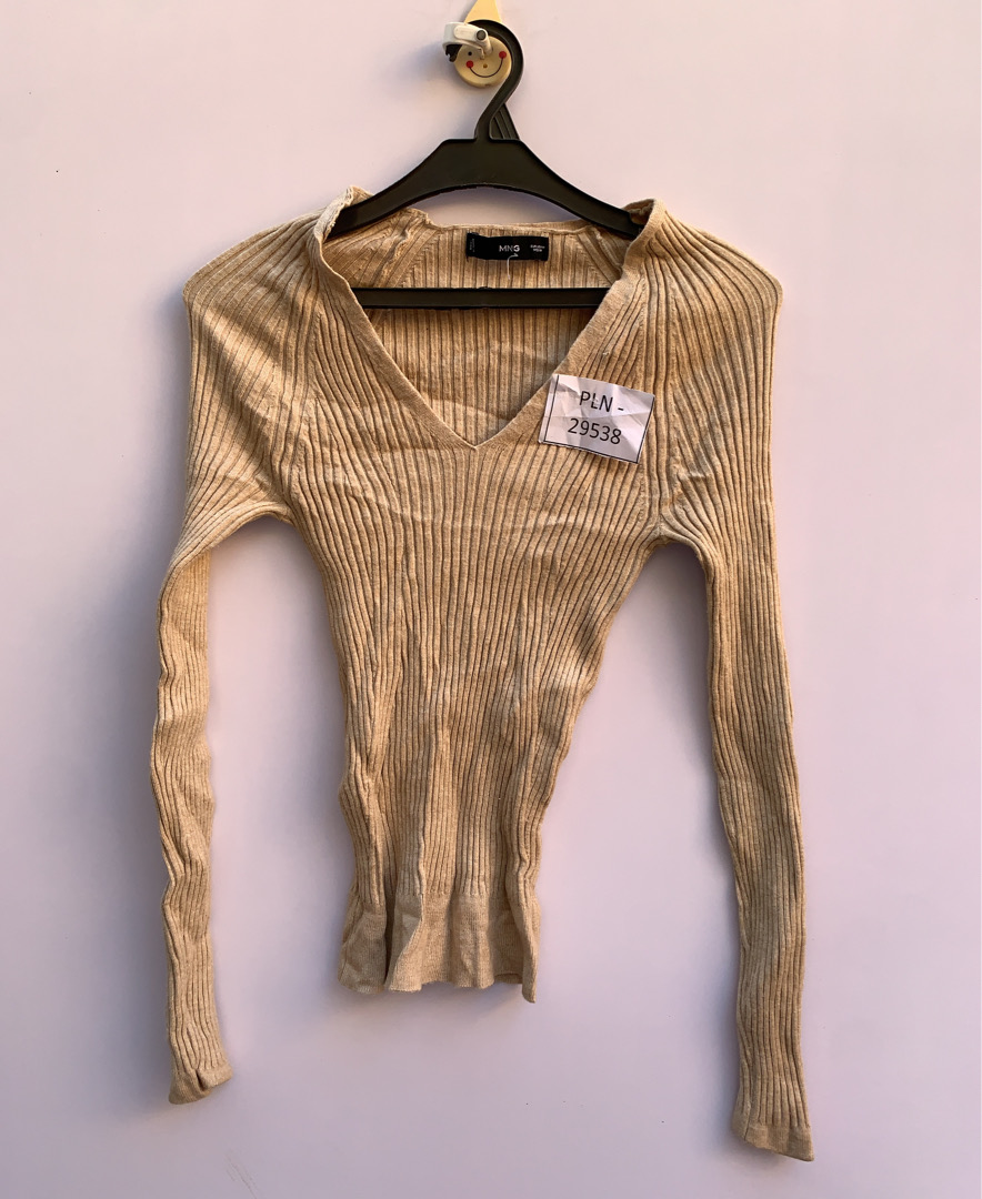 マンゴービージーリブVネックニットセーター