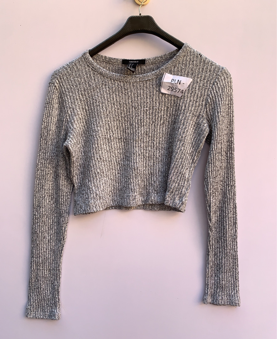 「Forever 21 グレー リブ編み 長袖 クロップトップ」