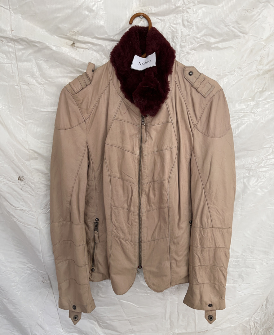 Tan Jacket with Maroon Fur Collar