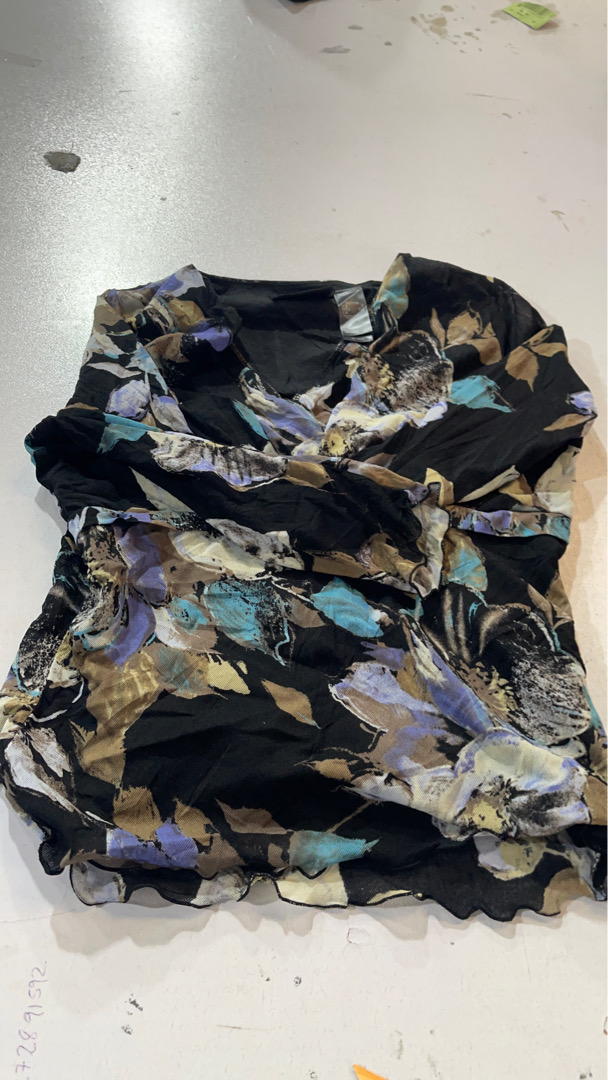 Blusa Floral Studio by Liz Claiborne