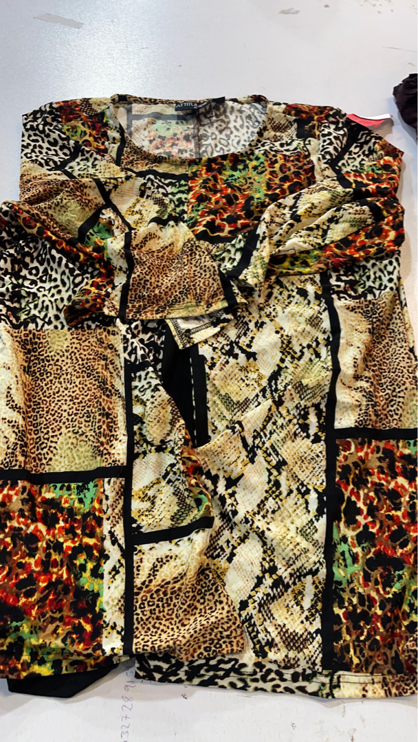 Attitudes by Renee Top de Estampado de Animal