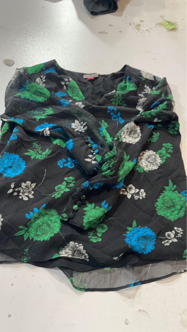 Blusa Floral Vince Camuto