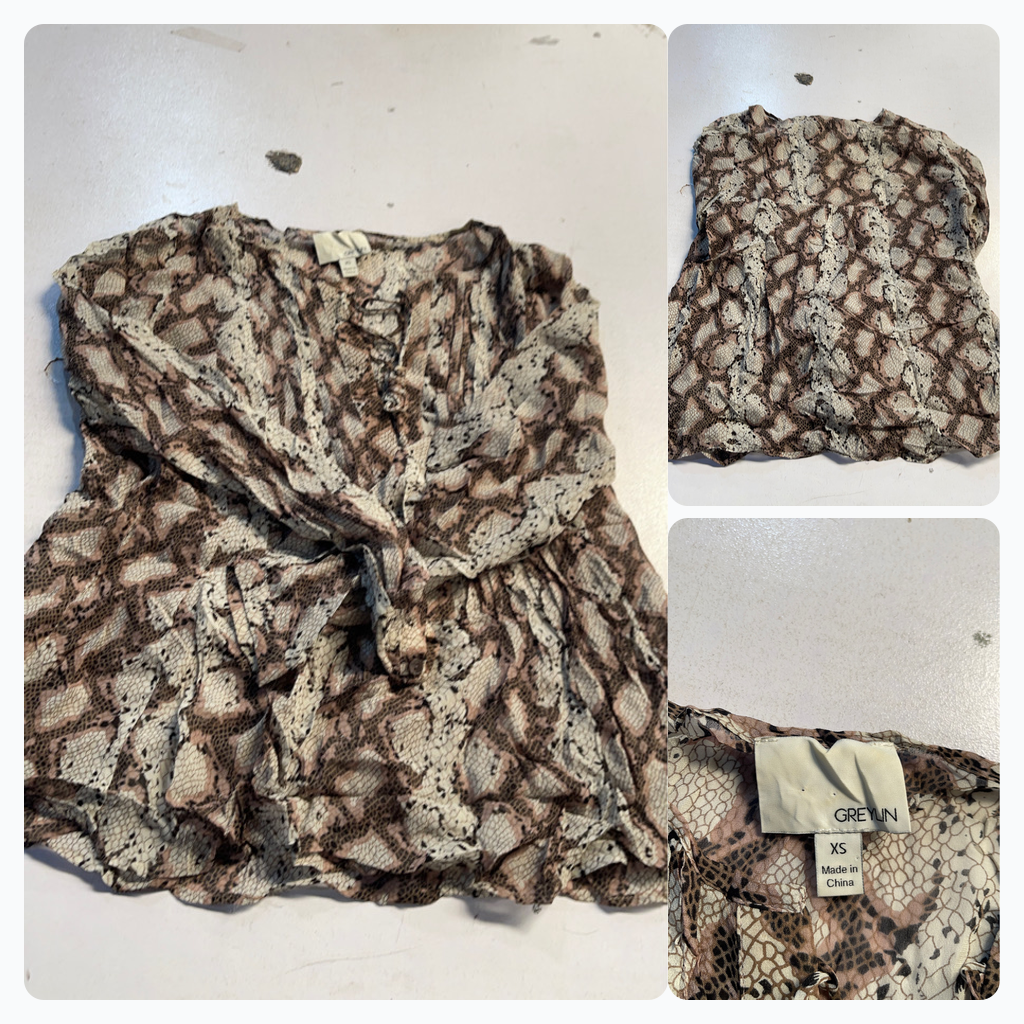 Blusa de estampado de serpiente GREYLIN