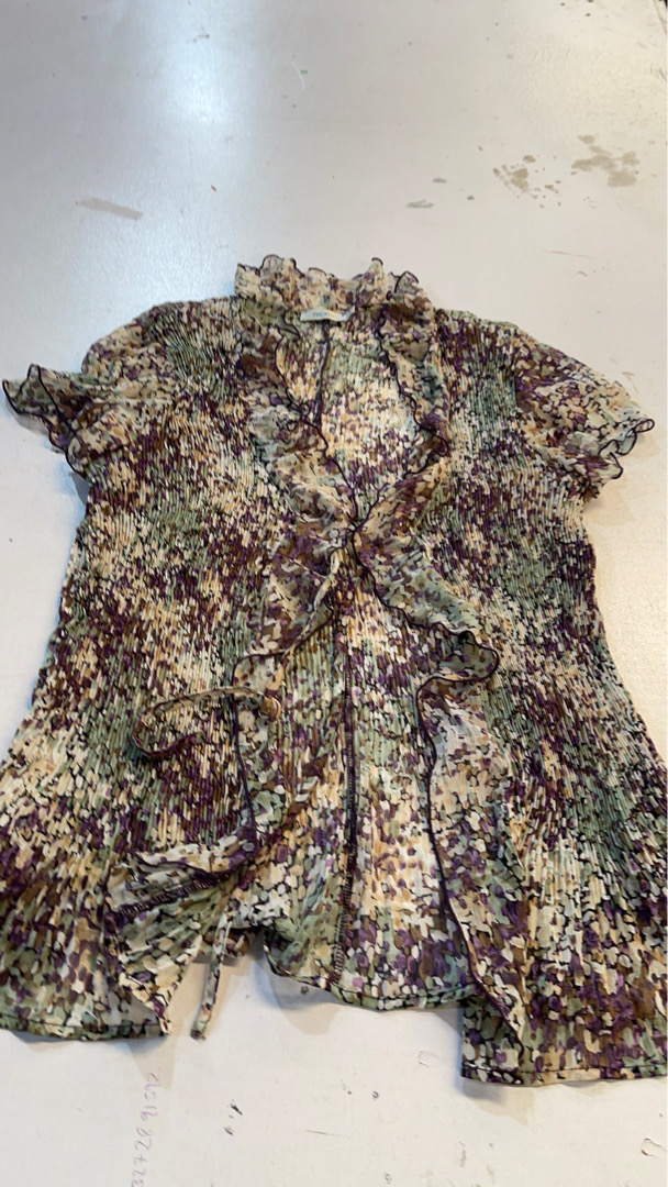 Blusa de Babado Floral da Ricki