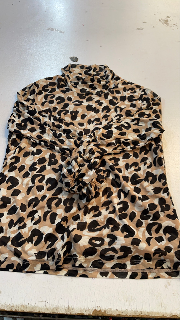 Top de Gola Alta com Estampa de Leopardo Calvin Kl..