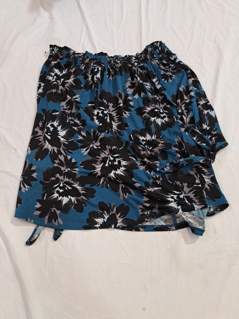White House Black Market Floral Print Top