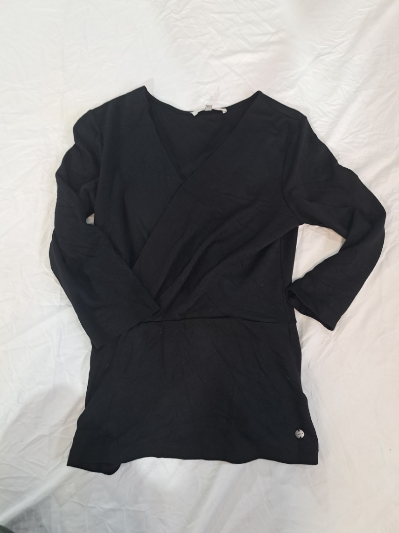 Garcia Black Long Sleeve V-Neck Top