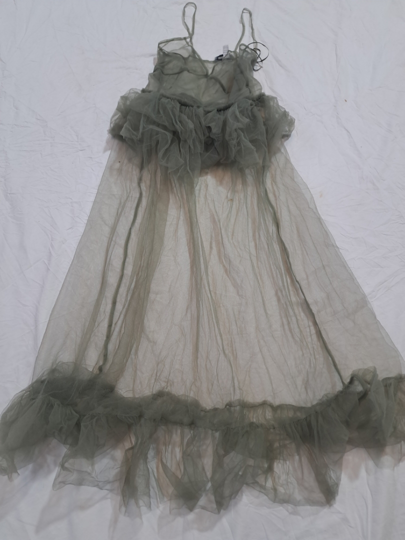Urban Outfitters Rüschentüllkleid
