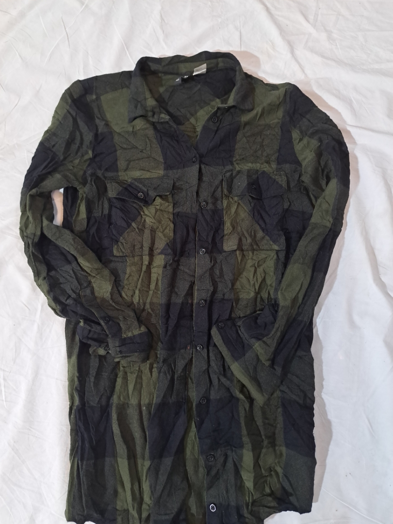 H&M Divided Green and Black Plaid Flannel Shirt