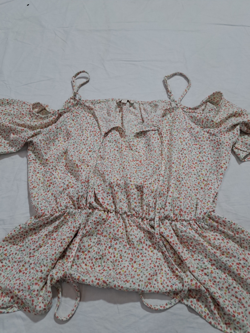 Floral Print Off-Shoulder Blouse