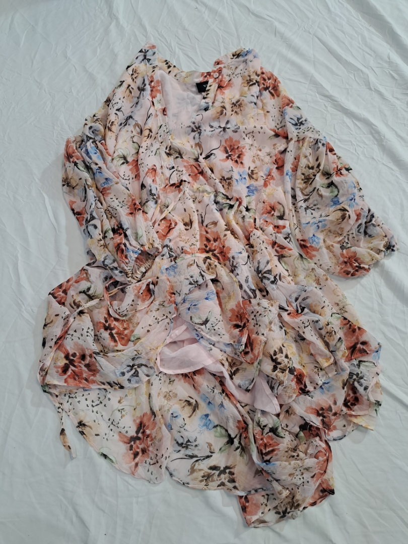 Vestido mini con estampado floral