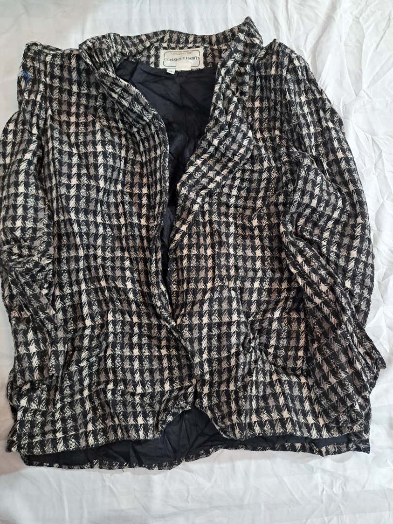 Classique Habits Houndstooth Blazer