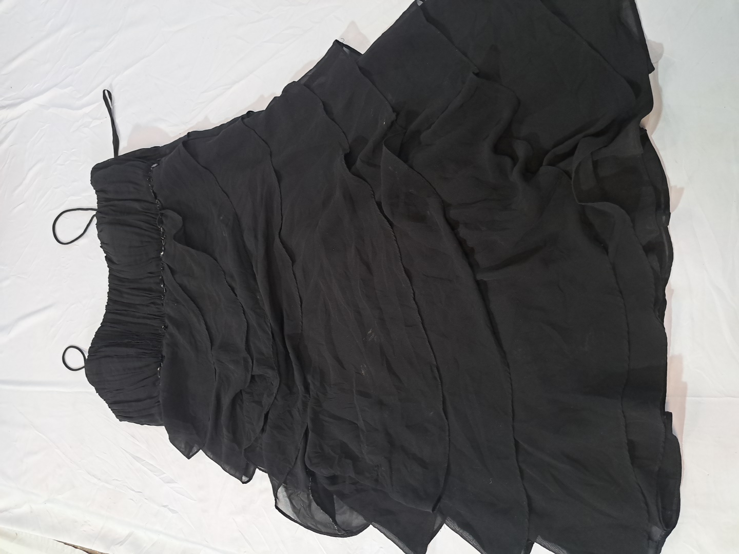 Robe noir froncée S.L. Fashions