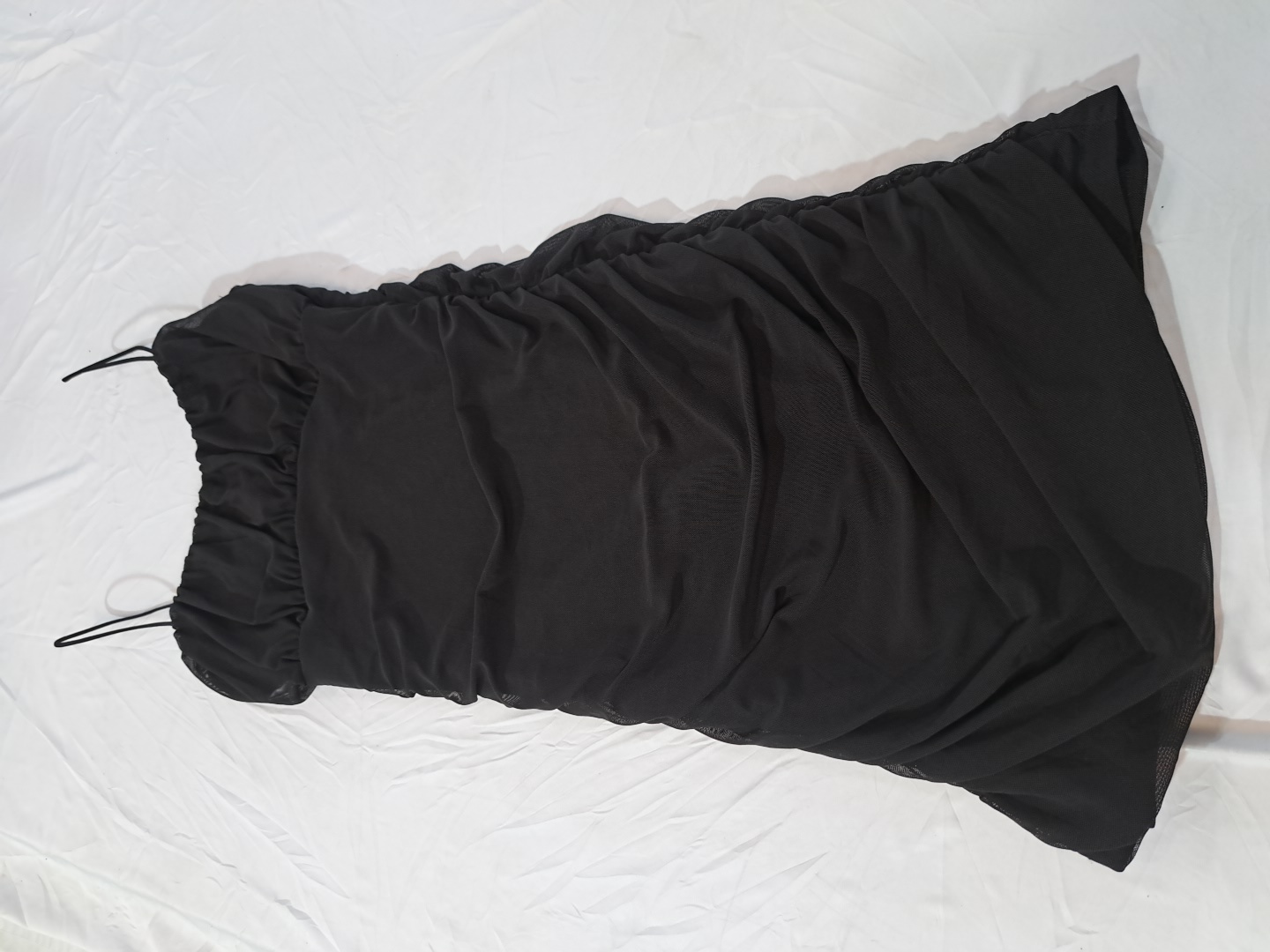 Vestido de Alça Preto com Pregas