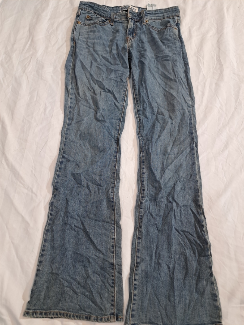 Jeans bootcut modernos de Levi's Signature