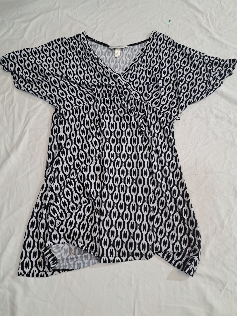 Three Seasons Black and White Printed Blouse