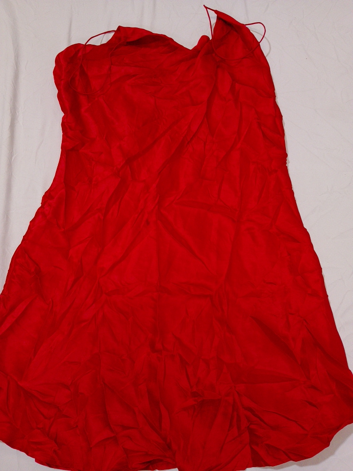 Robe nuisette en soie rouge