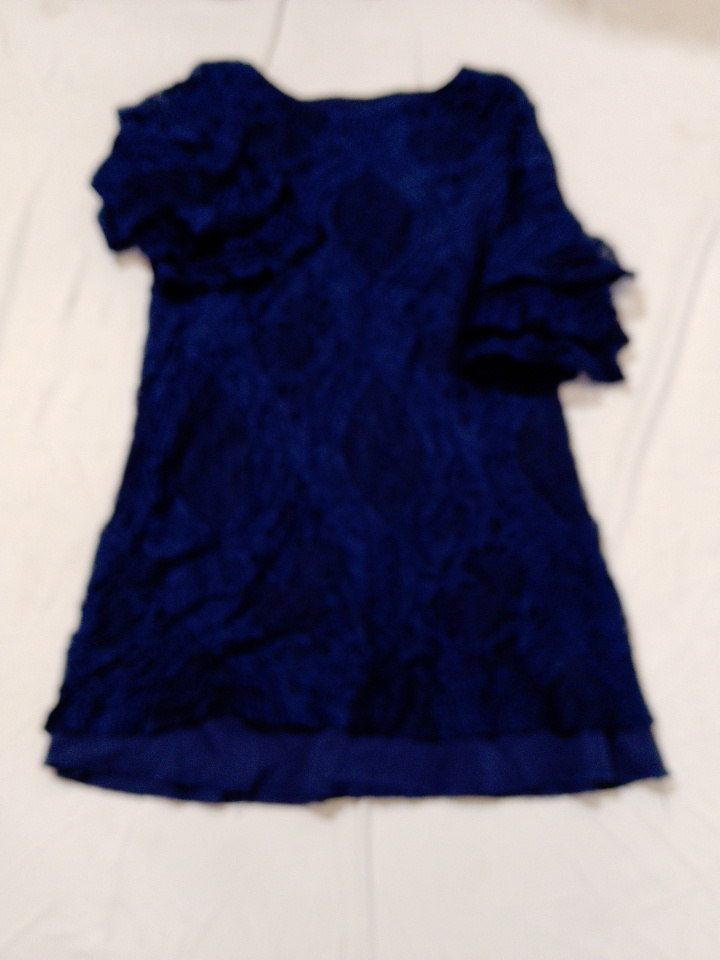 Robe à volants en dentelle bleu de Miami