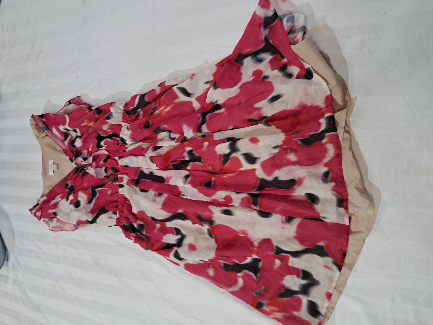 「女性用フローラルドレス」