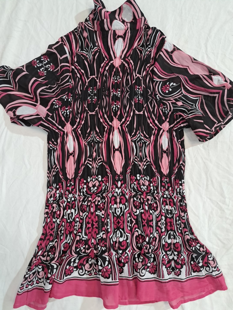 Studio 1940 Pink and Black Floral Blouse