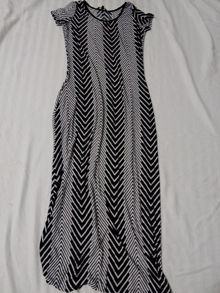 Robe maxi chevrons noire et blanche