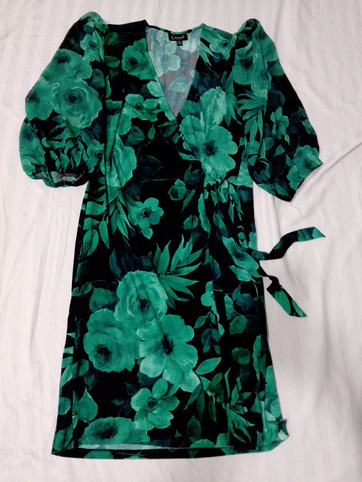 Abito avvolgente floreale verde