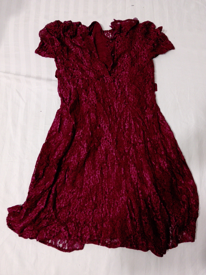 Vestito in pizzo bordeaux da donna