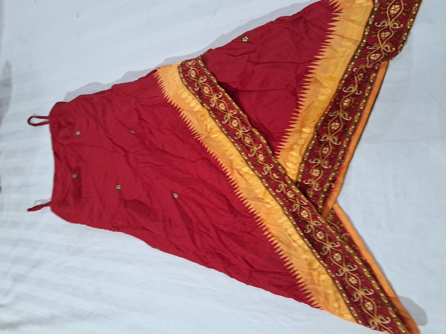 Top Embellito Rosso Scarlett