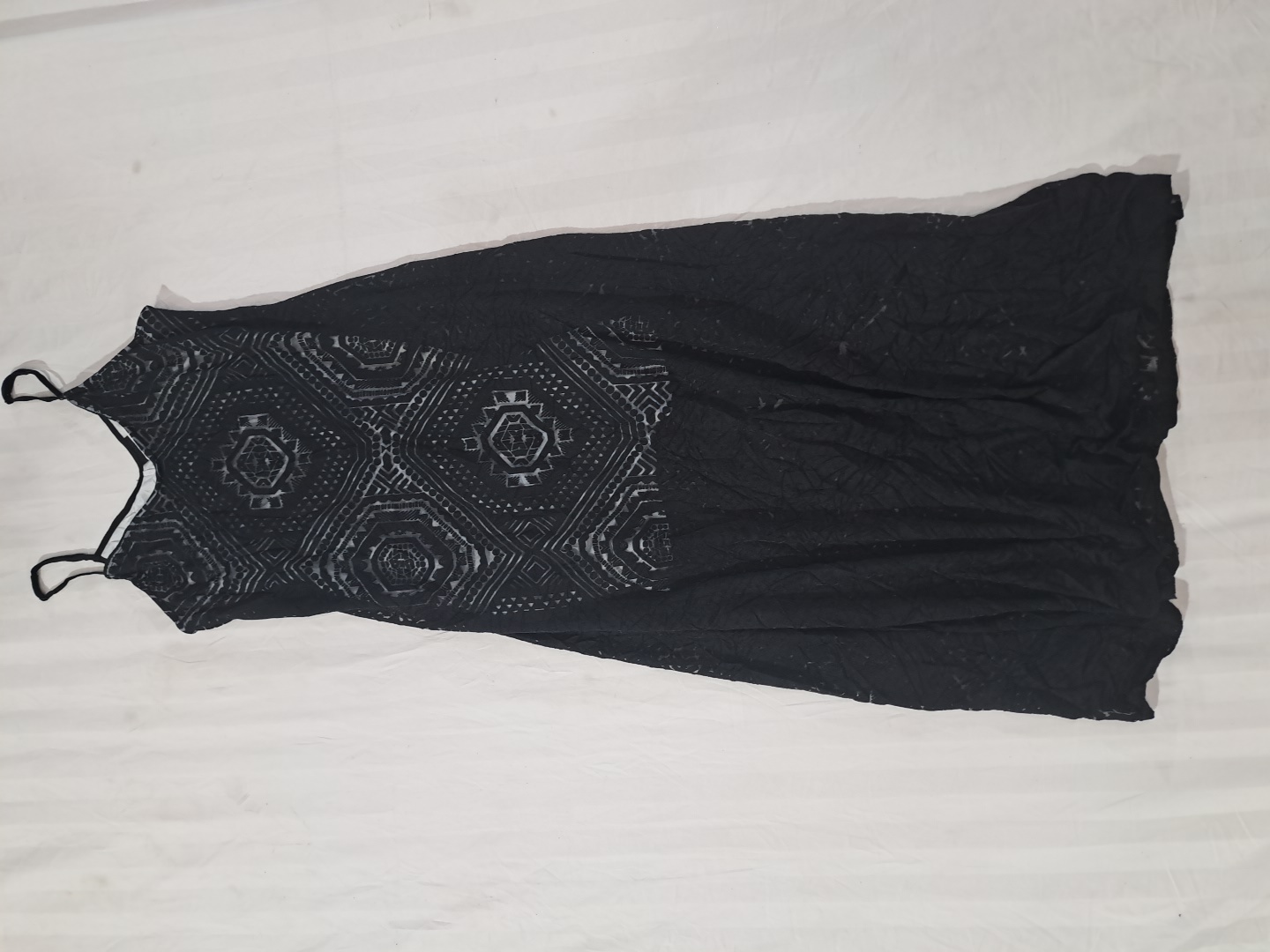 ブラック刺繍マキシドレス