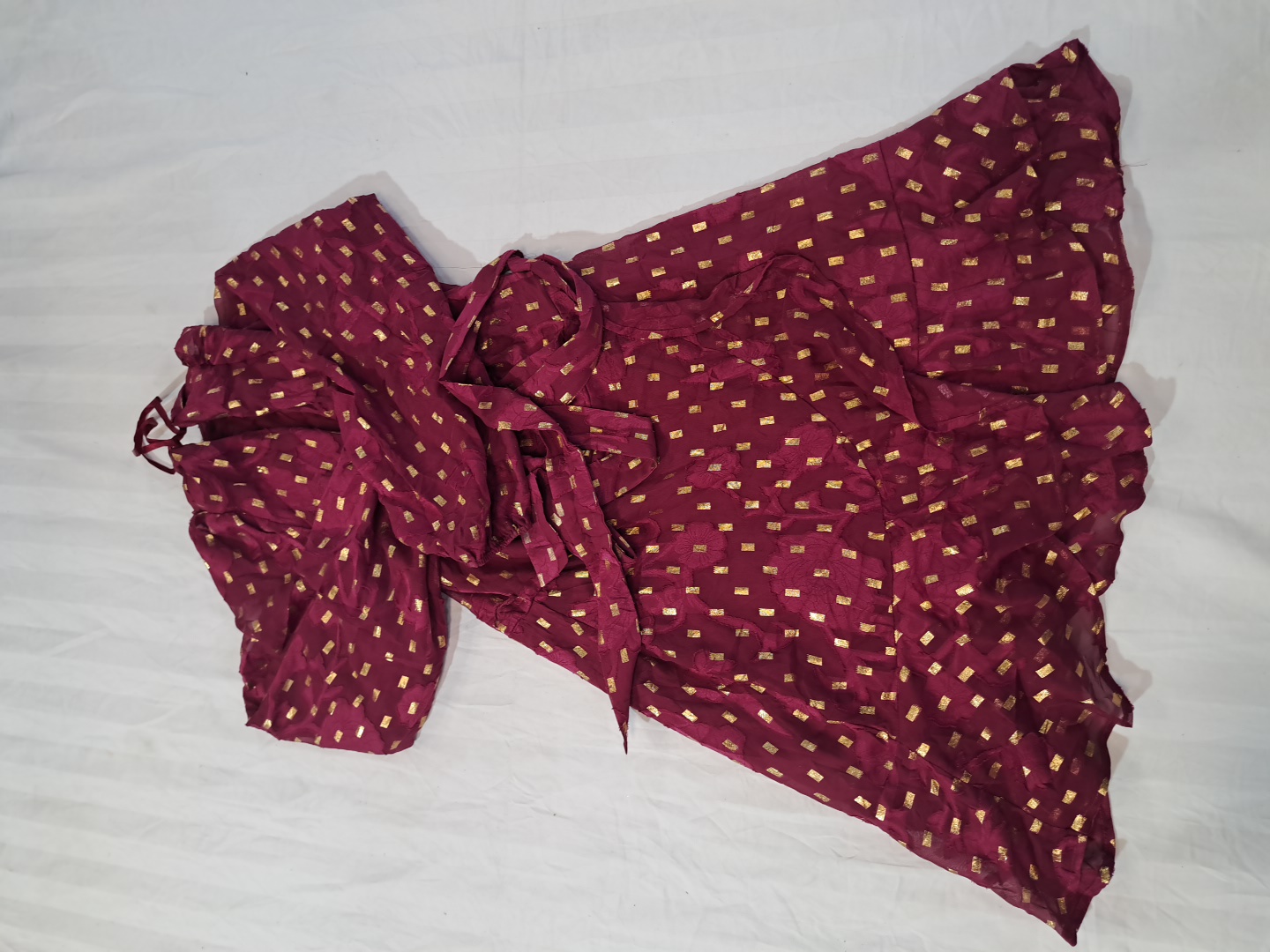 Robe à pois dorés bourgogne pour femmes