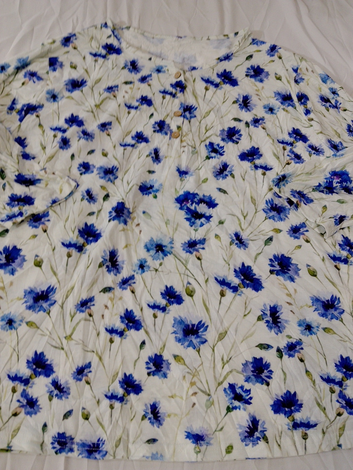 Blouse with blue floral print