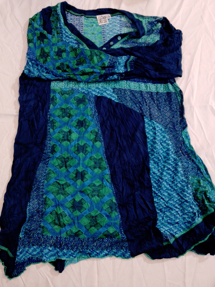 パッチワークデザインのチュニックトップ