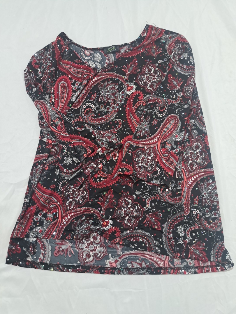 ペイズリーパターンのブラウス