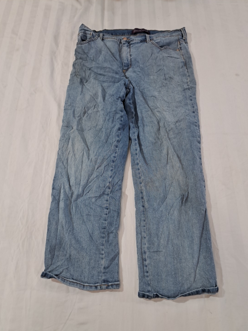 Gloria Vanderbilt Jeans