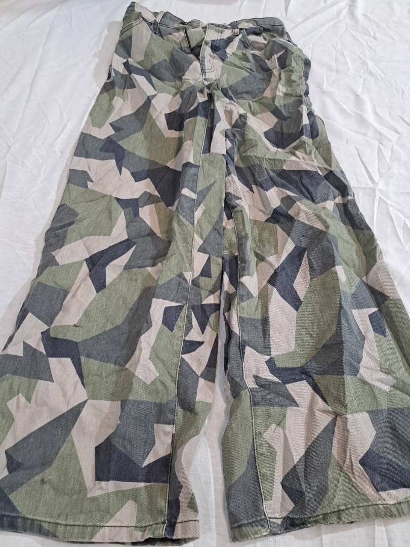 カモフラージュワイドレッグパンツ