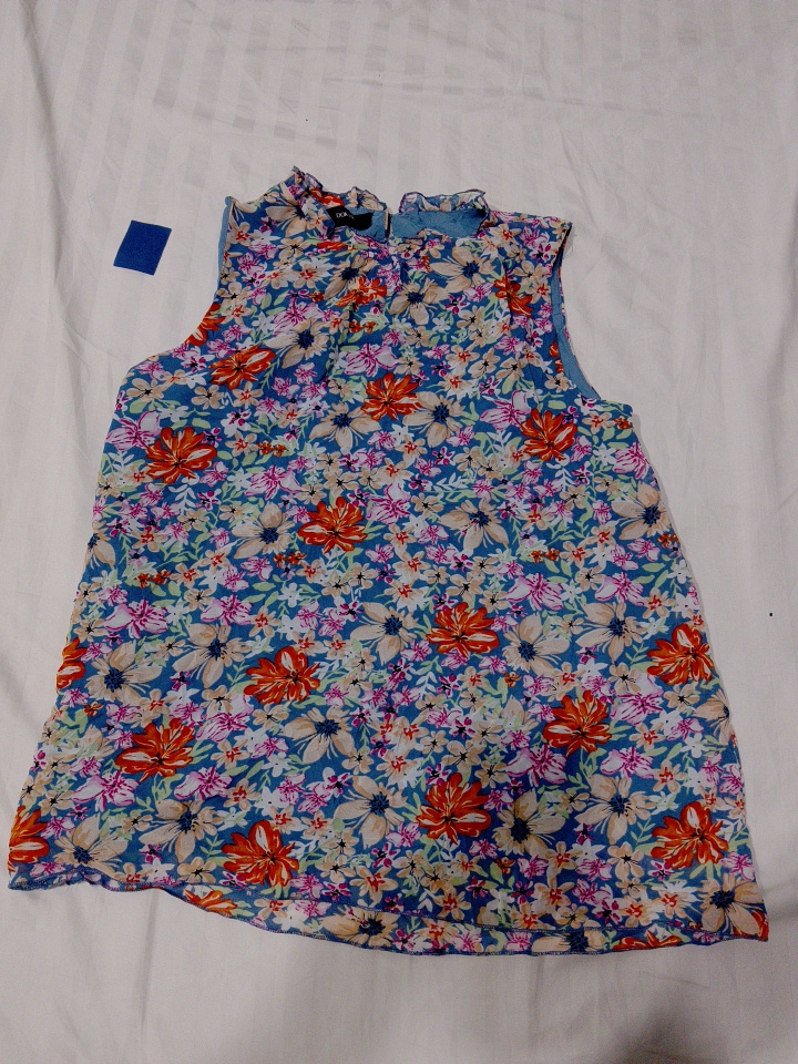 Robe sans manches à fleurs