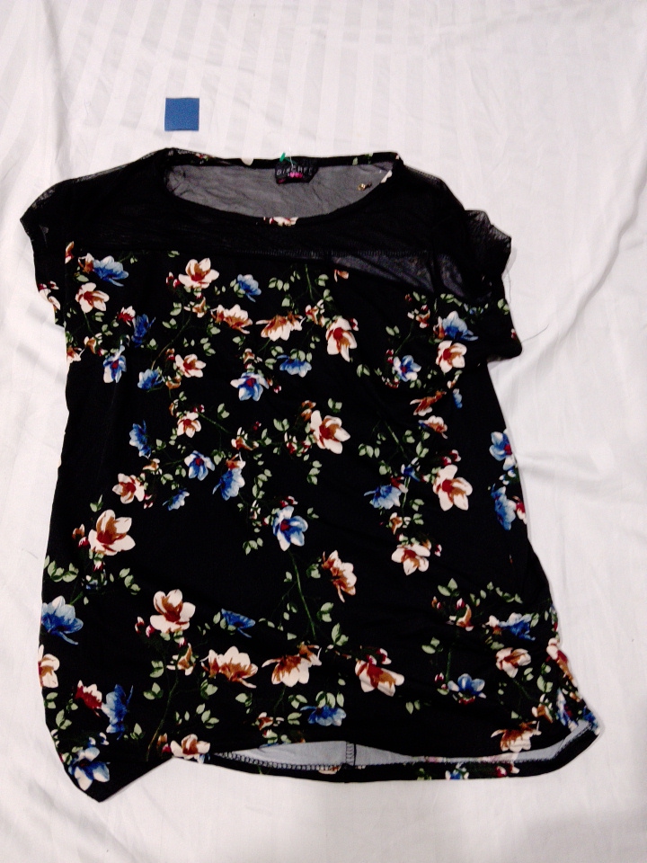 「ウィメンズ フローラル ブラウス」