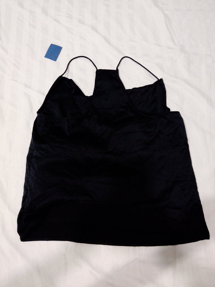 ブラックタンクトップ