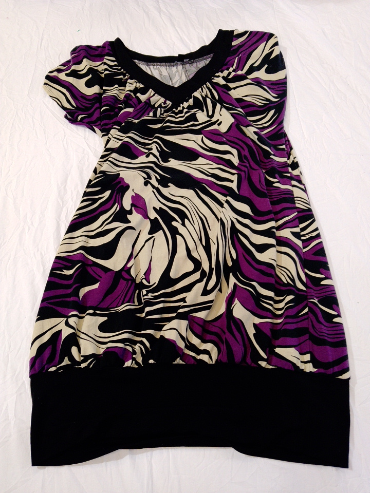 Abito a forma di A con stampa astratta