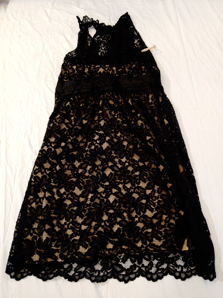 Robe en dentelle noire