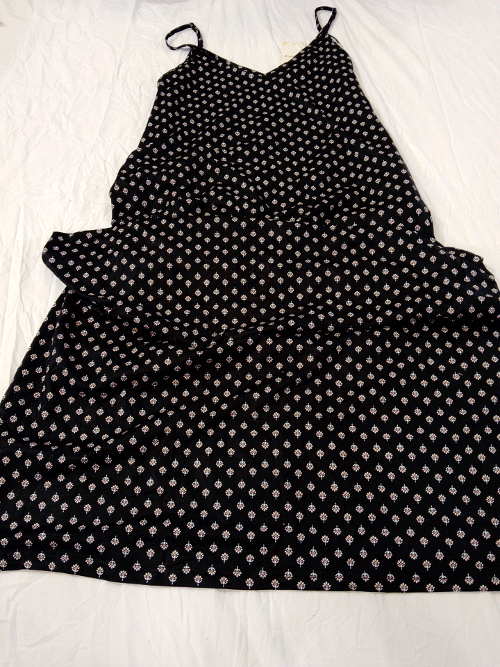 Abito con collana a halter floreale da donna