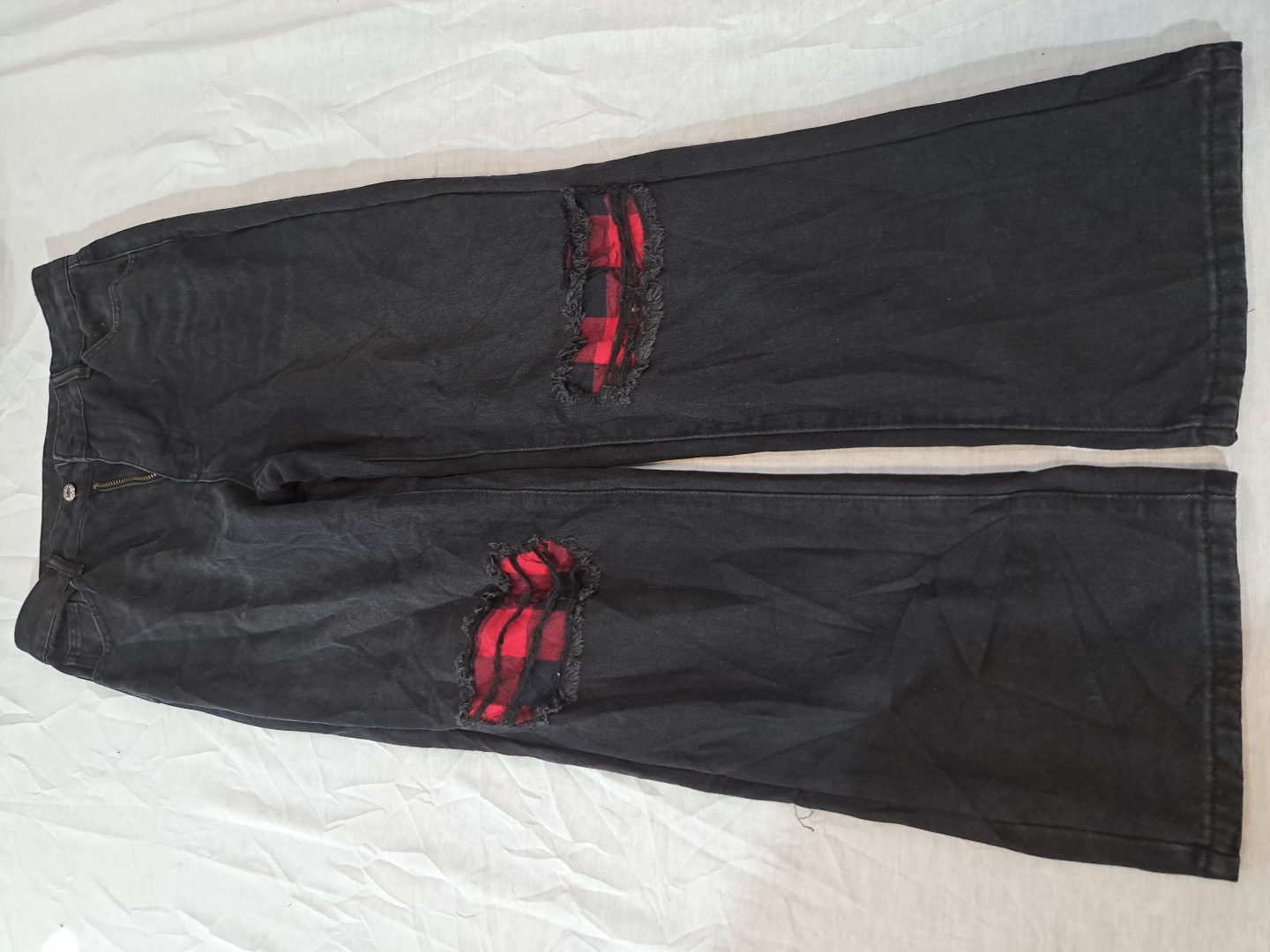 ブラックディストレストワイドレッグジーンズ